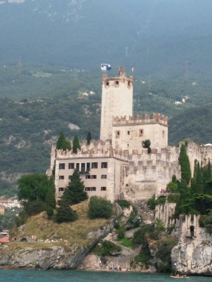 Camera Il Borgo Vicino Al Castello Con Parcheggio Malcesine Exterior foto